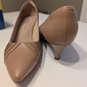 Clark's Court Heel Leather Dress Shoes -Size 7.5
